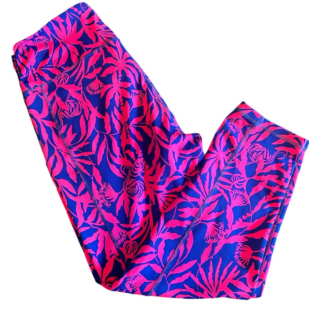 SOLD 💸 Luxletic 24" Weekender
High-Rise Midi Legging Flocking to Paradise XL